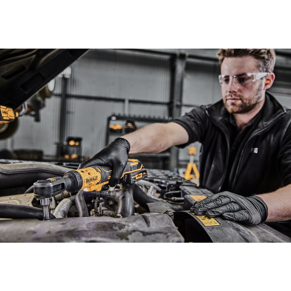 RATCHET 3/8" 20V ATOMIC SIN CARBONES DCF513D1 DEWALT