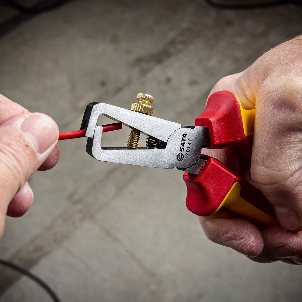 ALICATE CORTE/PELADORA  AISLADO 1000V ST70141ST SATA