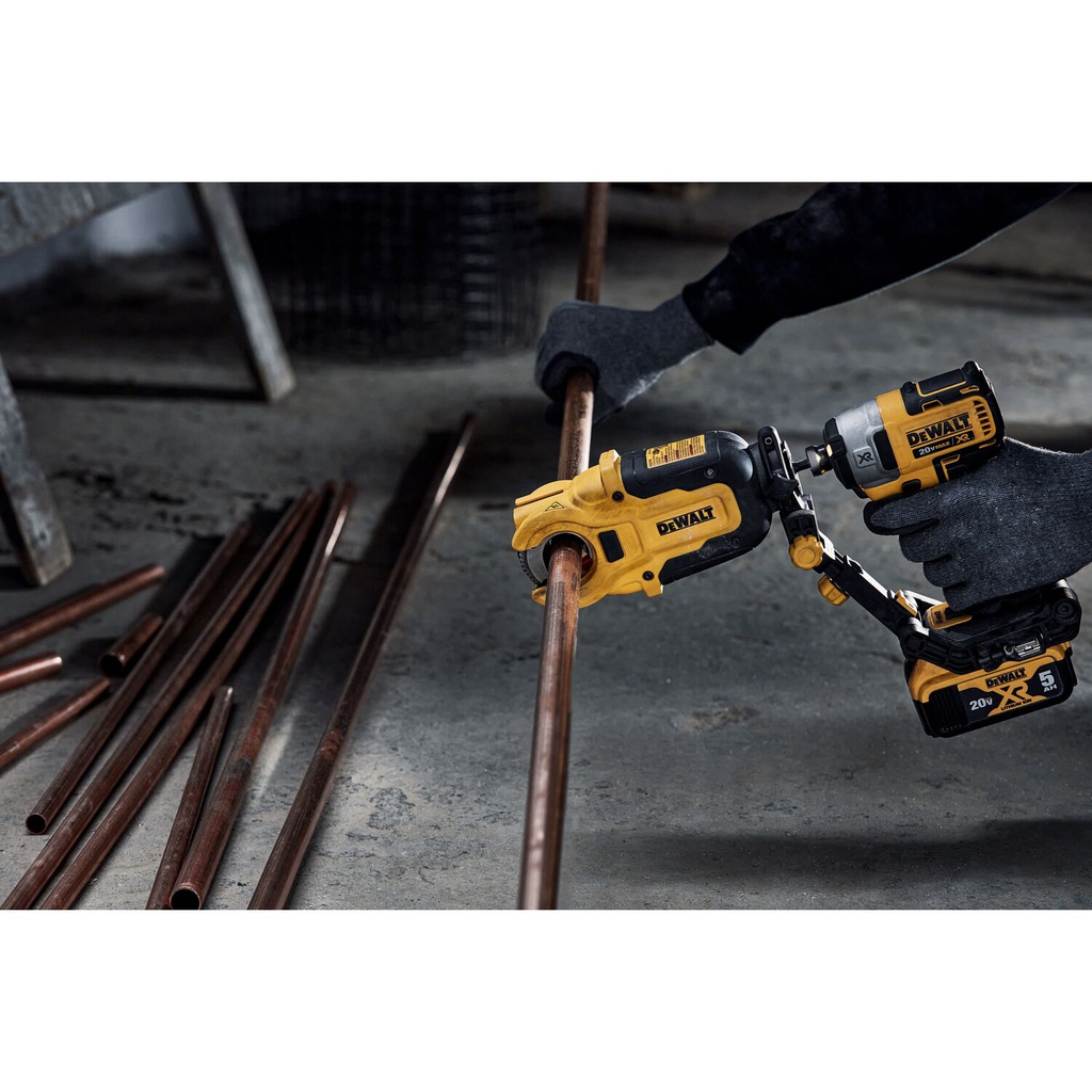CORTADOR DE TUBOS COBRE CON SOPORTE PARA ATORNILLADOR DE IMPACTO DWACPRIR DEWALT