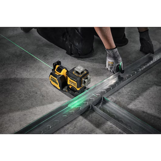LASER VERTICAL- HORIZONTAL MULTI-LINEA 3X360 VERDE 20V DCLE34033D1 DEWALT