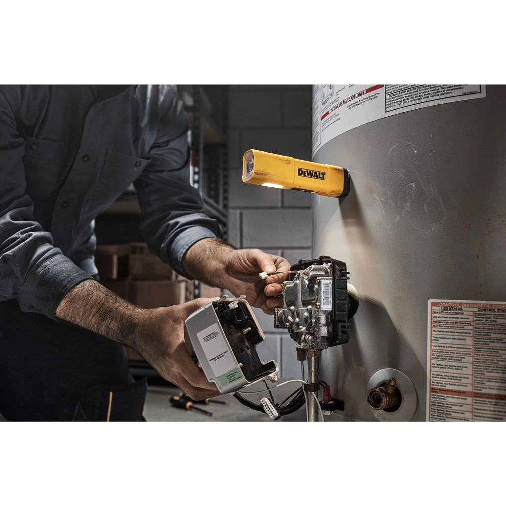 LINTERNA LED RECARGABLE USB 1000L DCL183 DEWALT