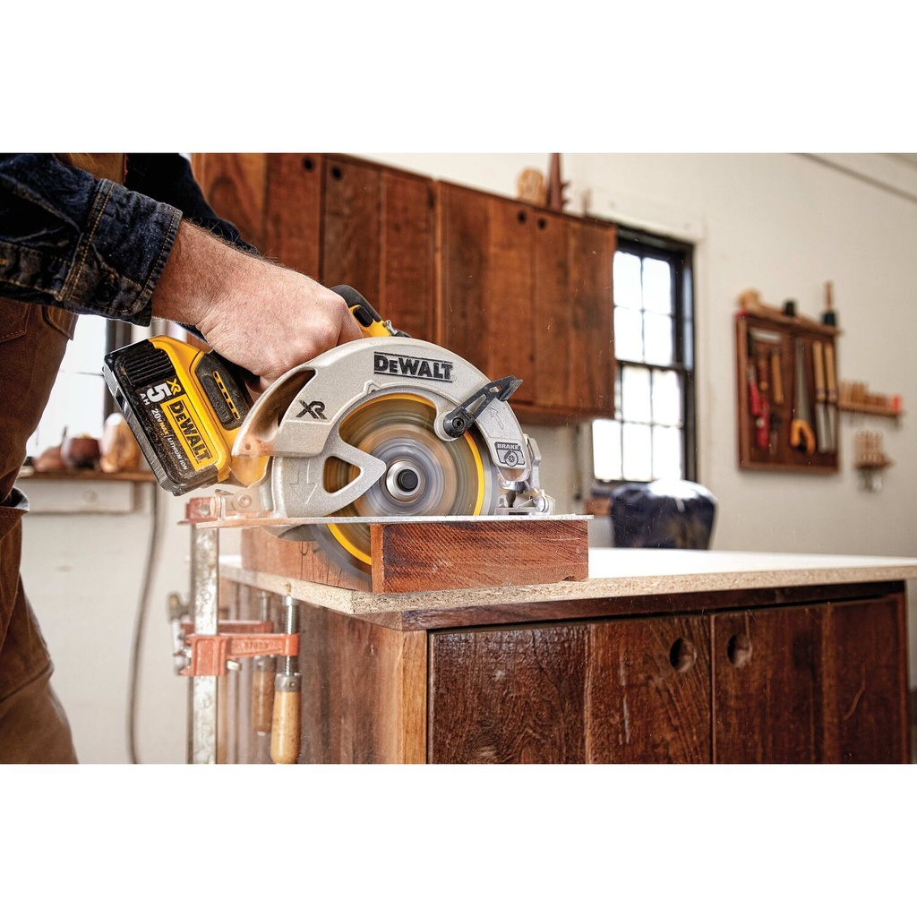 SIERRA CIRCULAR 7-1/4" 20V (SOLA) DCS570B DEWALT